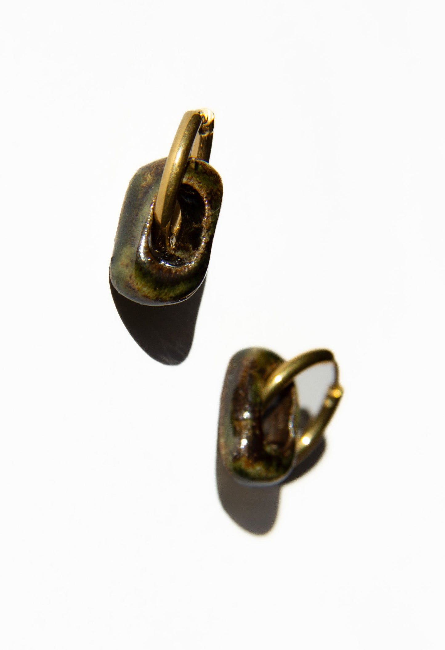 Azoia handmade ceramic earrings in Dark Green — subtle small hoop, everyday elegance, made in Lisbon Portugal by Jadeo Studio, silver and gold hoop
