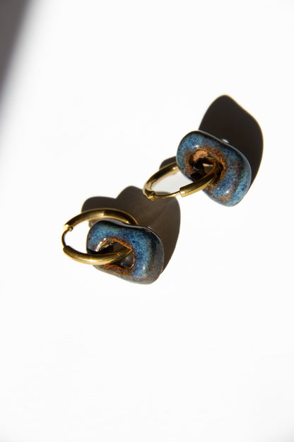 Azoia handmade ceramic earrings in Blue Jeans — subtle small hoop, everyday elegance, made in Lisbon Portugal by Jadeo Studio, silver and gold hoop