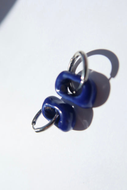 Azoia handmade ceramic earrings in Blue Navy — subtle small hoop, everyday elegance, statement jewelry made in Lisbon Portugal by Jadeo Studio