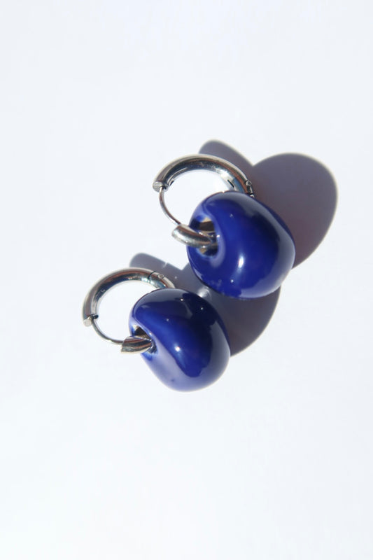 Gomes handmade ceramic earrings in Blue Navy — rounded circular form, bold yet discreet, made in Lisbon Portugal by Jadeo Studio