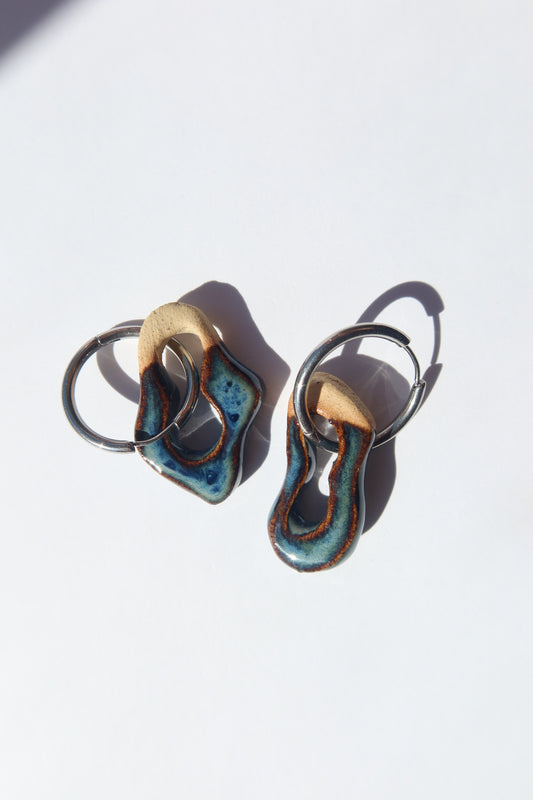 Mosca handmade ceramic earrings in Blue Jeans — organic sculpted clay with glossy glaze, made in Lisbon Portugal by Jadeo Studio