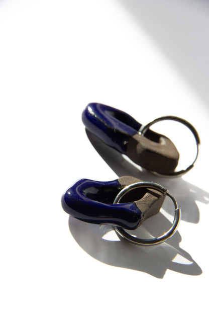 Mosca handmade ceramic earrings in Blue Navy Dark Clay — organic sculpted clay with glossy glaze, made in Lisbon Portugal by Jadeo Studio, azulejo inspiration