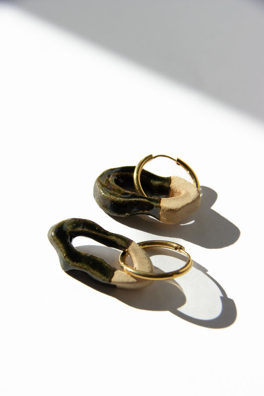 Mosca handmade ceramic earrings in Dark Green — organic sculpted clay with glossy glaze, made in Lisbon Portugal by Jadeo Studio