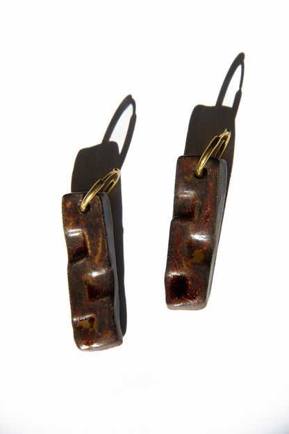 Penha handmade ceramic earrings in Bark, glossy glaze — minimalist rectangular drop, sculpted clay, made in Lisbon Portugal by Jadeo Studio
